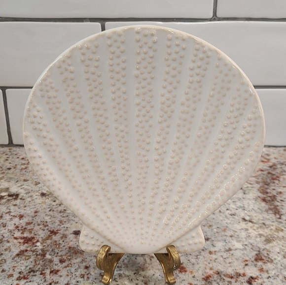 Coastal ivory seashell candle plates, set of 3 - Picture 5 of 10